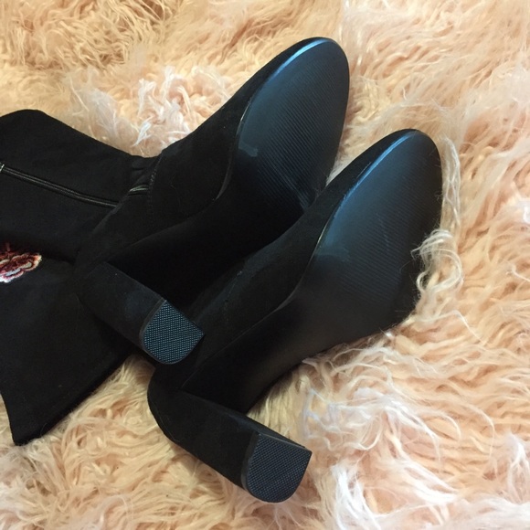 Steve Madden Floral Over The Knee Boots - Picture 3 of 3